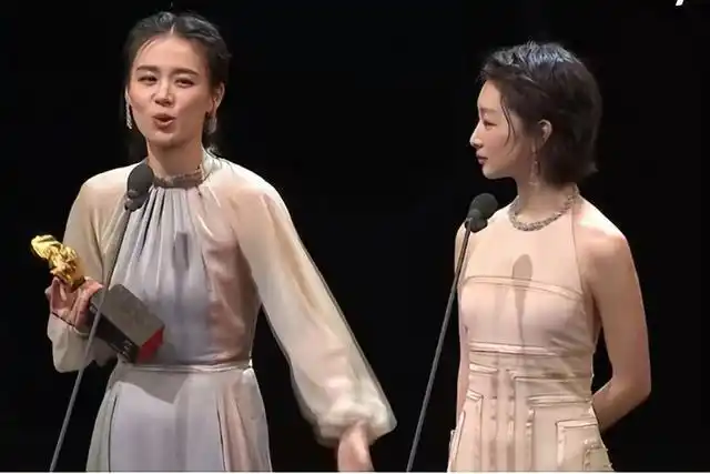 祖尼尔无敌！祖巴茨狂揽9前场板 10中7怒砍18分20板5助！