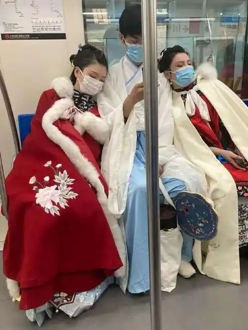 祖尼尔无敌！祖巴茨狂揽9前场板 10中7怒砍18分20板5助！